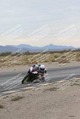 media/Sep-21-2025-Race Pace (Sun) [[98bf33ef95]]/Verified/5-Turn 15 Inside (930am)/